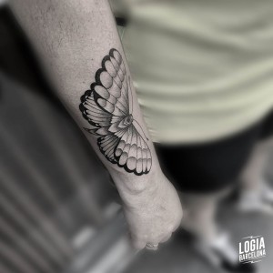 tatuaje_brazo_mariposa_logiabarcelona_kata